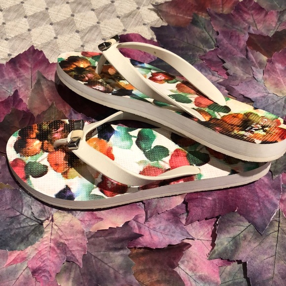 COACH Flowered Flip Flops - Picture 2 of 4